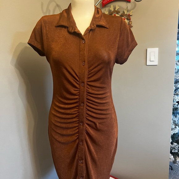 Elegant Brown Button-Up Dress - Picture 1 of 2